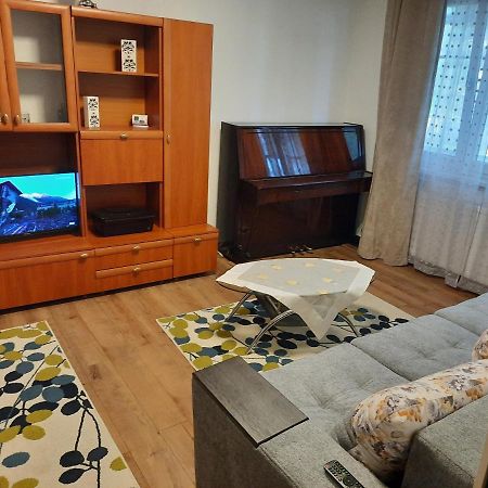 Appartamento Apartament Zona Centrala Hunedoara Esterno foto